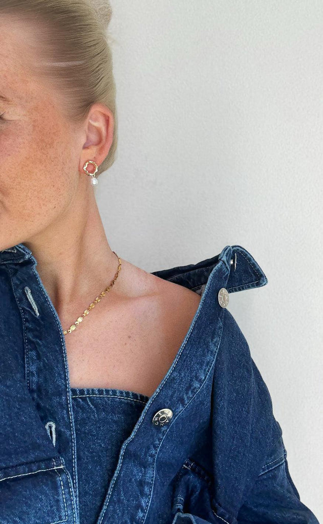Smykkeli Copenhagen Øreringe - Hammered Pearl - Gold Colour