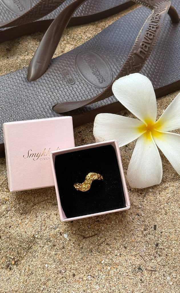 Smykkeli Copenhagen Ring - Helena Hammered - Golden